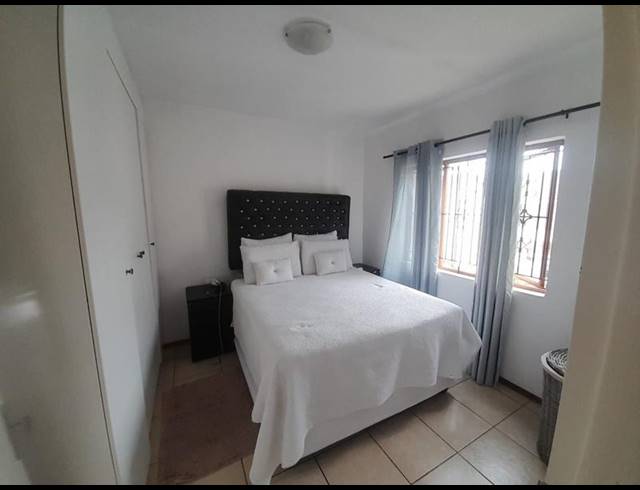 1 BEDROOM APARTMENT FOR SALE IN HESTEAPARK